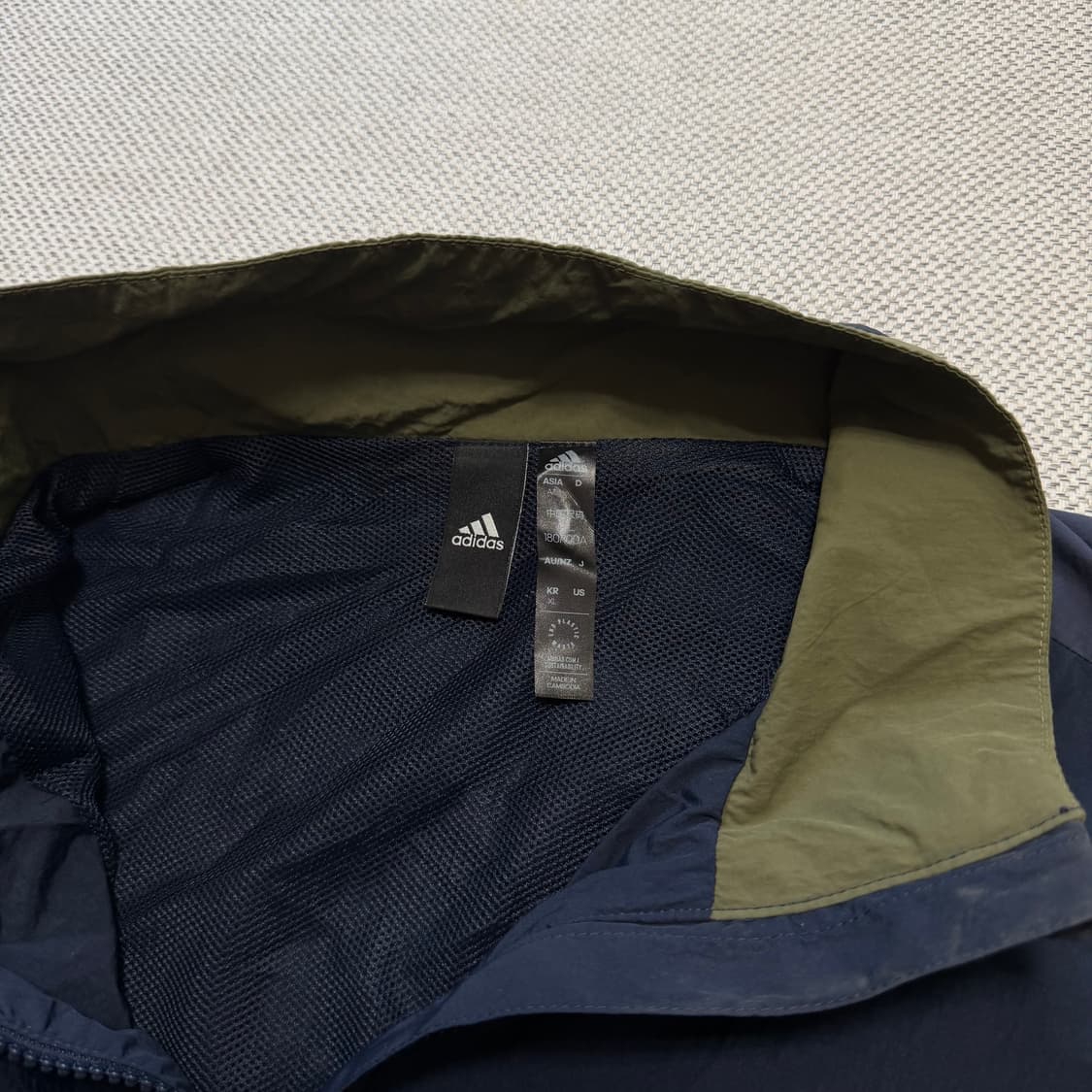 아디다스 배색 바람막이 자켓 상품이미지2