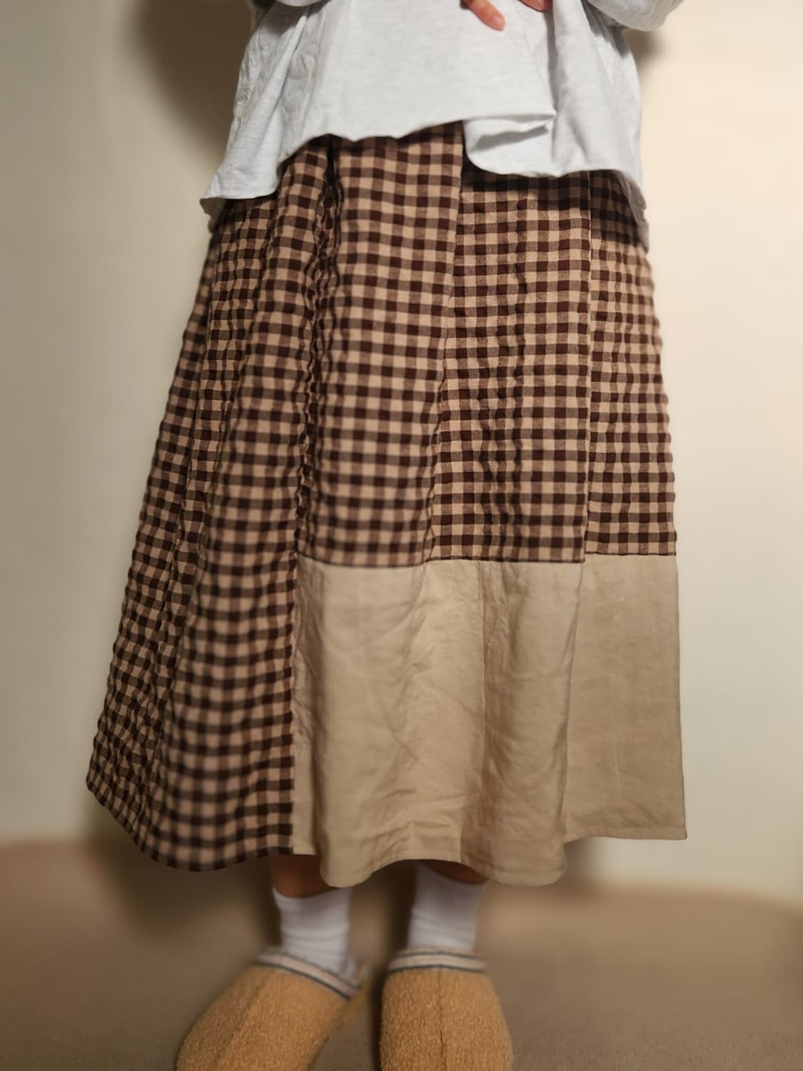 [기장수선가능] 360도 양면 베이지 체크 패치 롱스커트
 상품이미지3