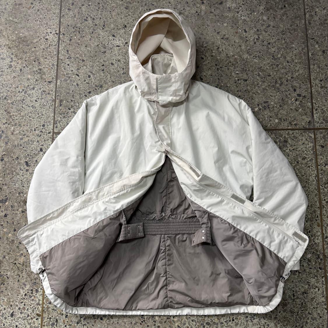 [L~XL] Prada Sport SGV7A 고어텍스 자켓 상품이미지2