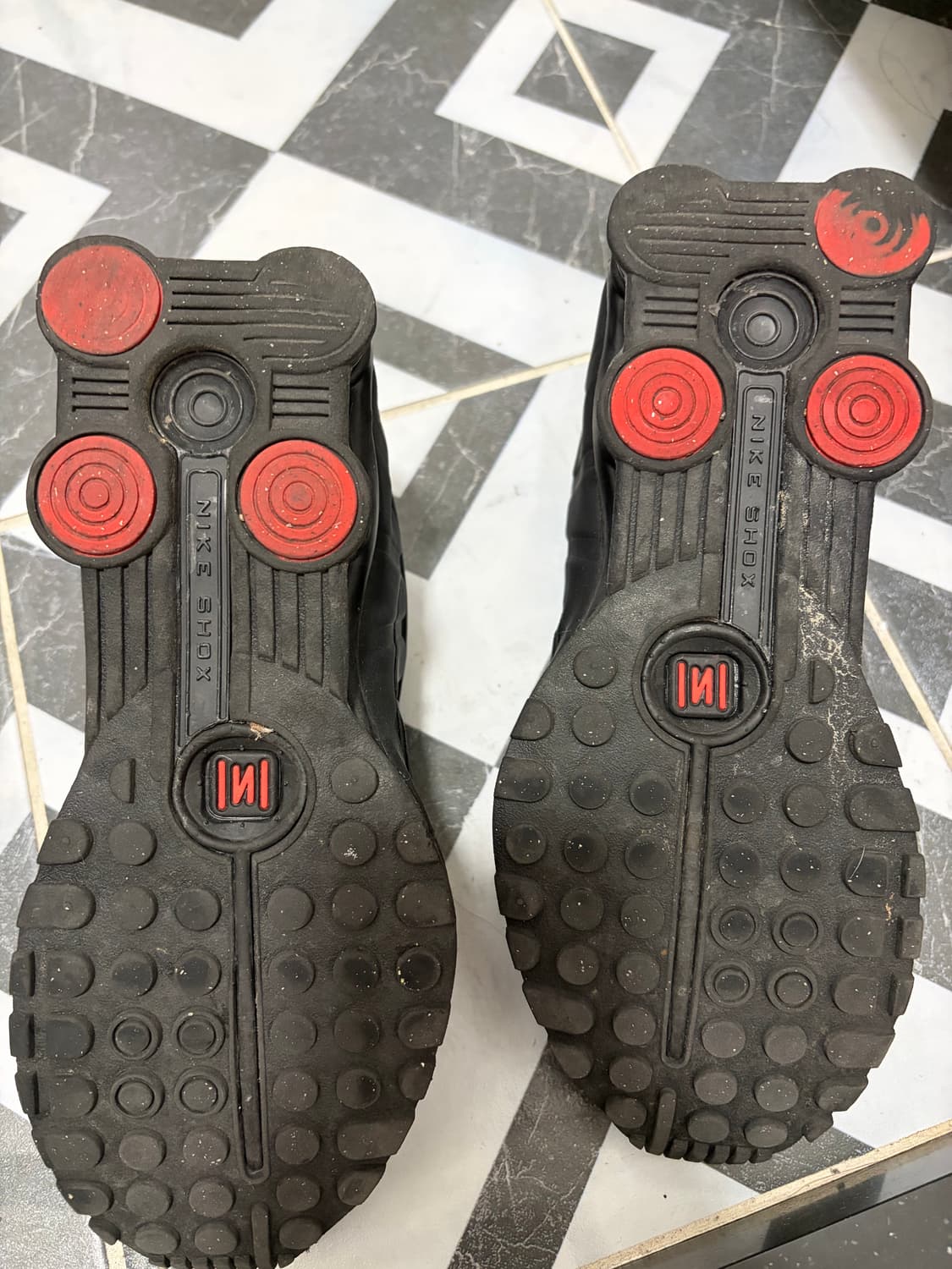 나이키 샥스 R4 블랙 상품이미지7