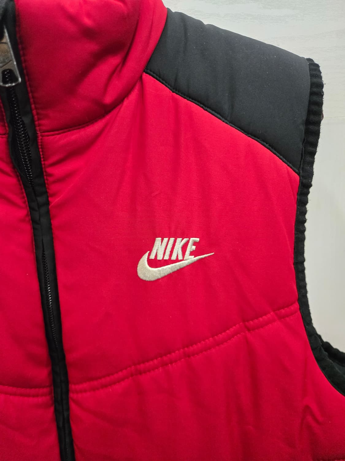 105,XL)) NIKE 나이키 조끼 패딩!~ 예쁜 레드 & 블랙 색상 상품이미지2