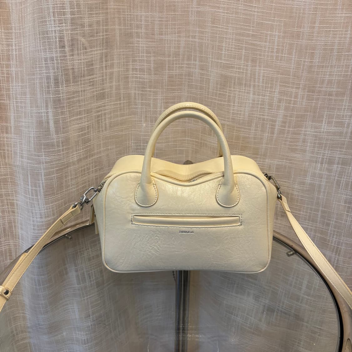 정품 디어니스 패네백 크림     상품이미지5