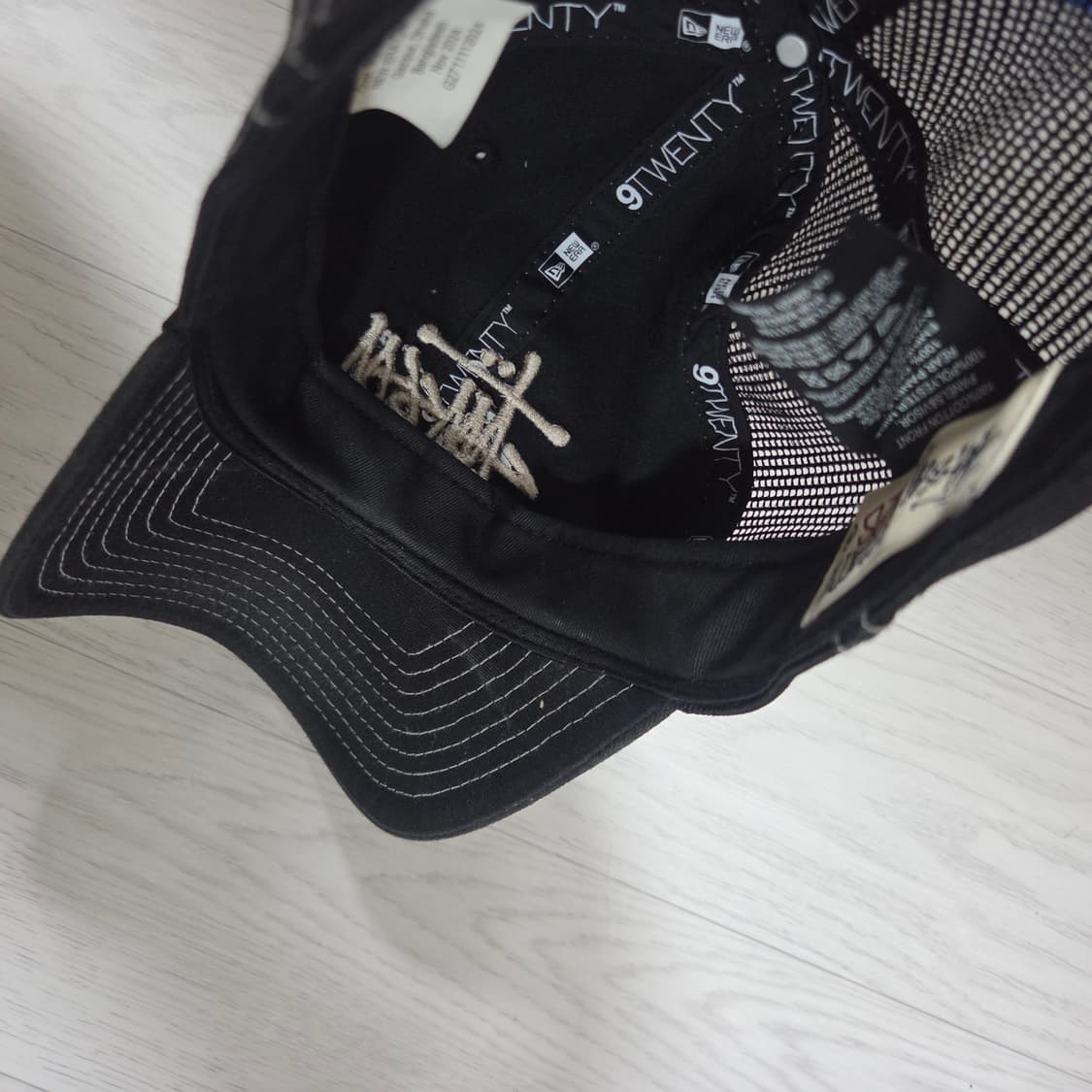 스투시 뉴에라 베이직 트러커 볼캡 상품이미지2