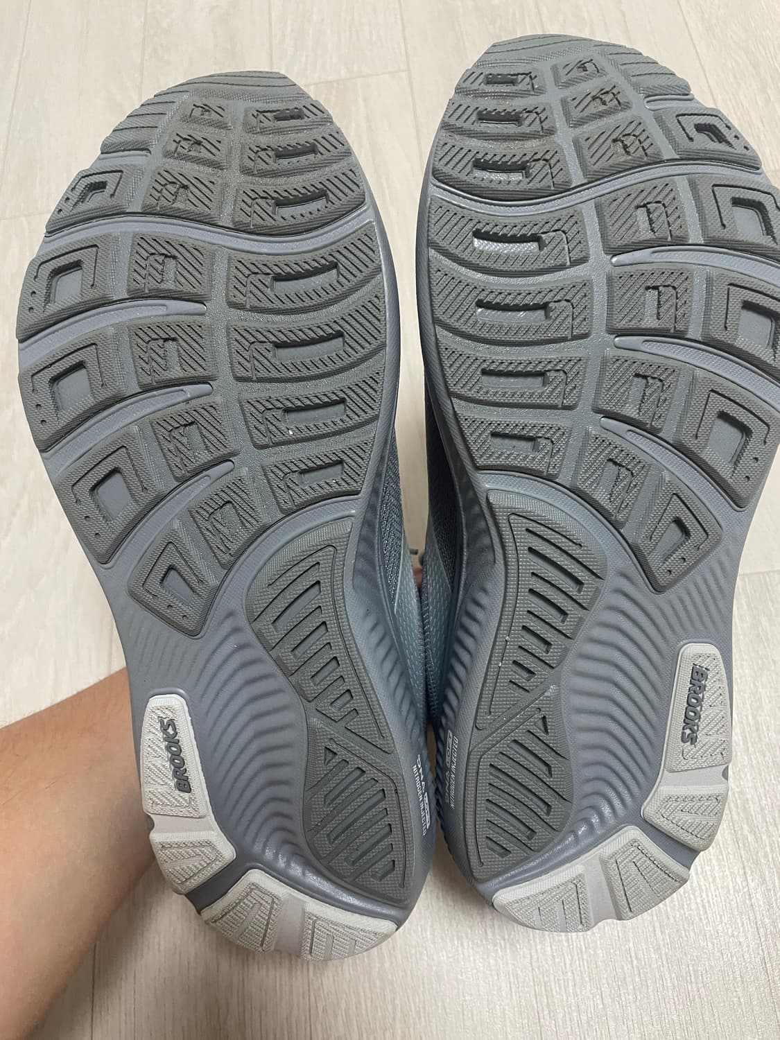 브룩스런닝화 고스트 17 프라머그레이 WIDE 275mm 상품이미지4