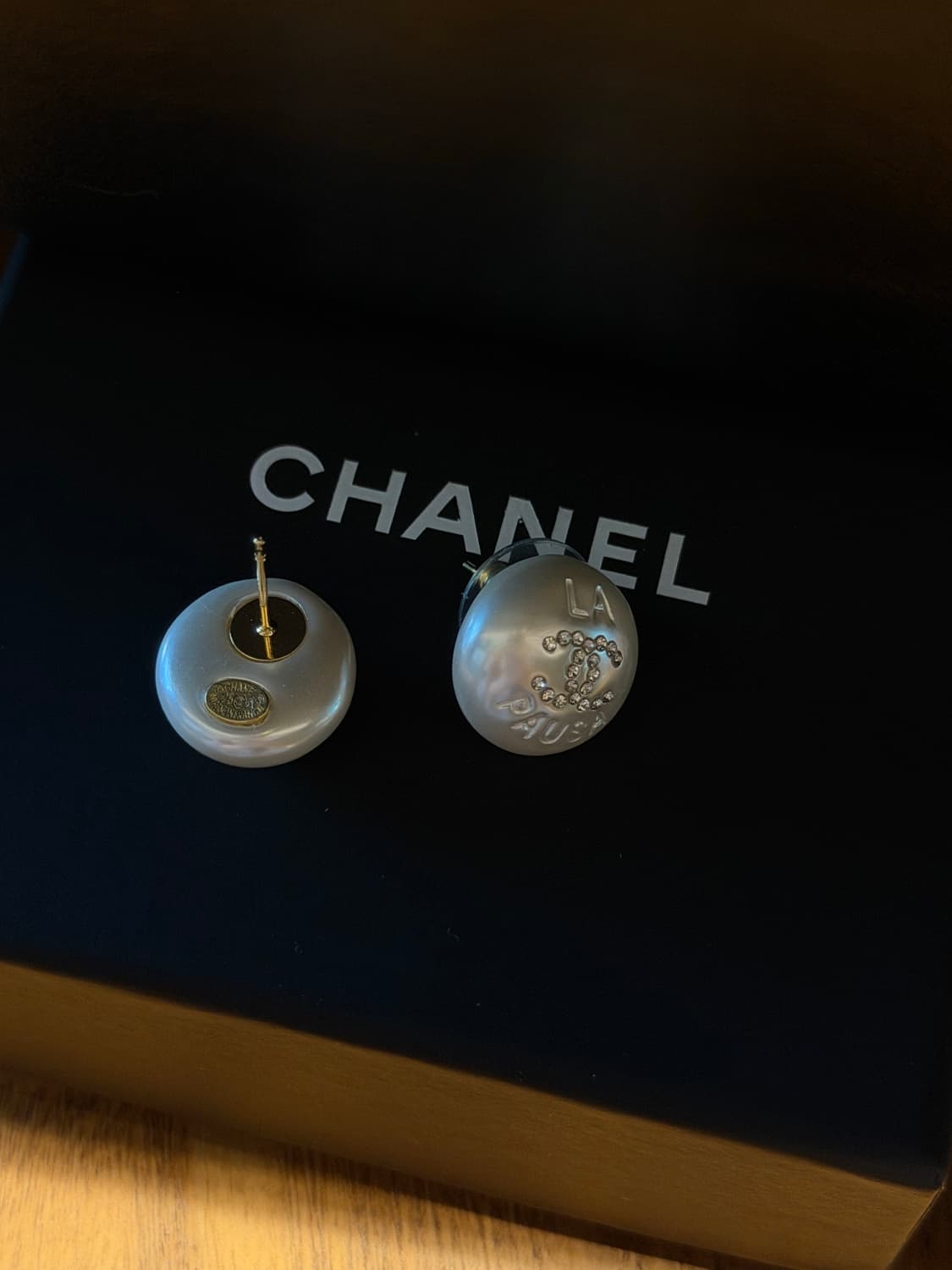 샤넬 업사이클링 CC로고 빈티지 진주 귀걸이 상품이미지5