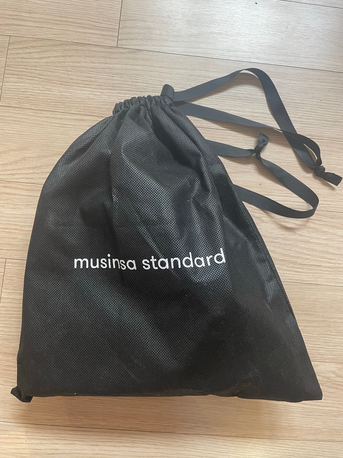 무신사 스탠다드 신세틱 레더 스퀘어 미니 크로스 백 팝니다 상품이미지2