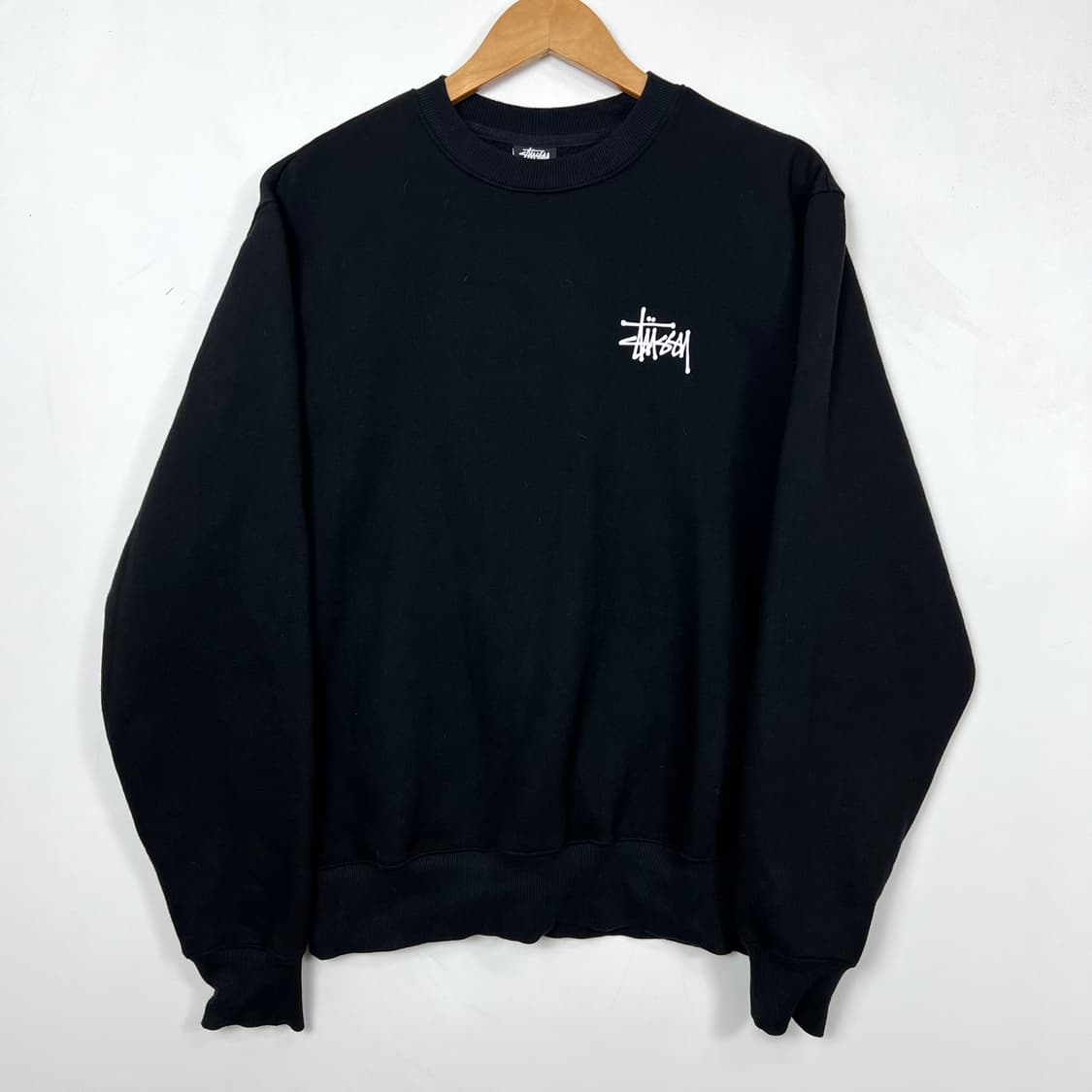 Stussy 스투시 베이직 스탁로고 블랙 맨투맨 상품이미지3