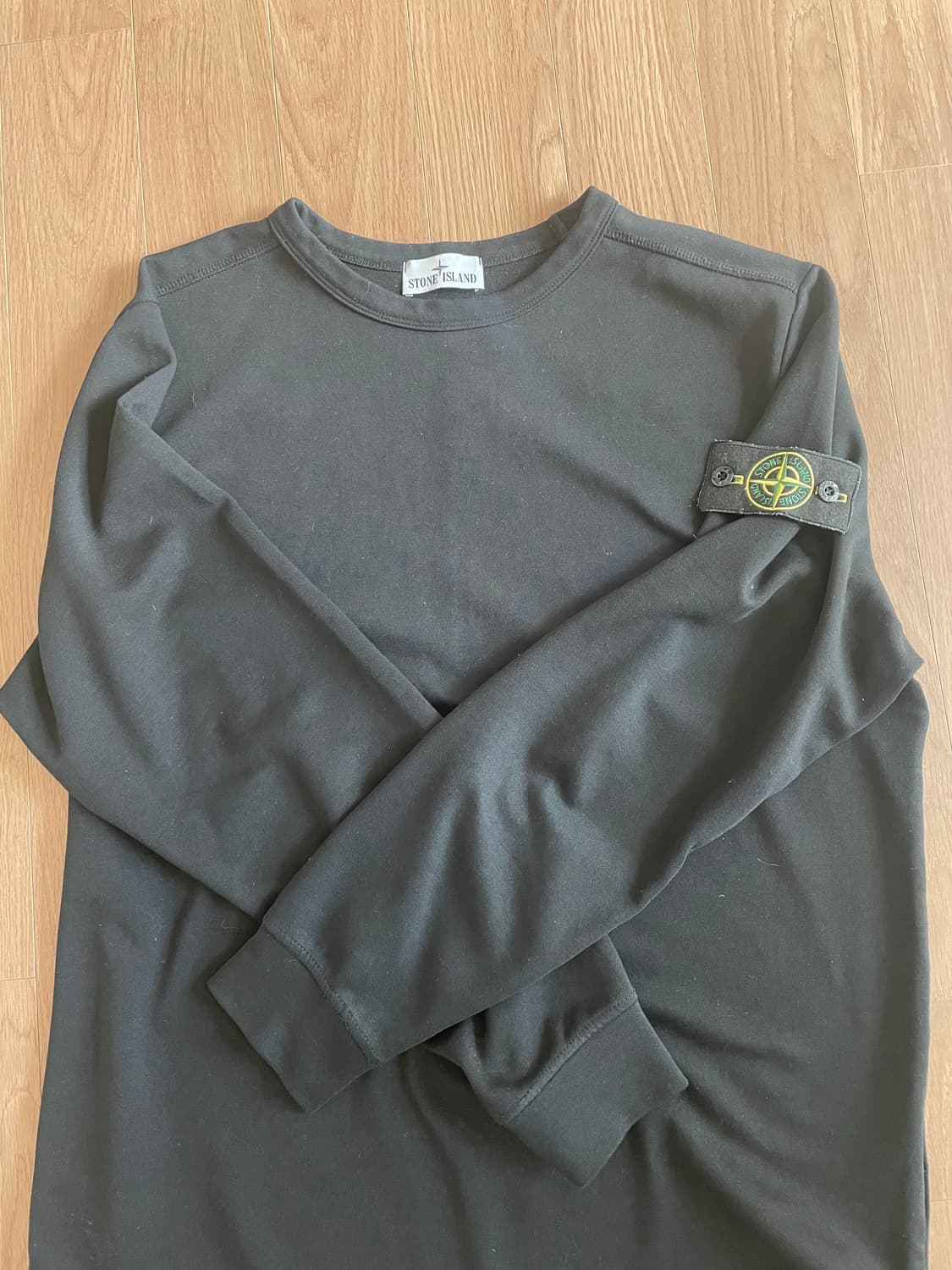 스톤 아일랜드 슬리브 블랙M 팝니다 상품이미지1