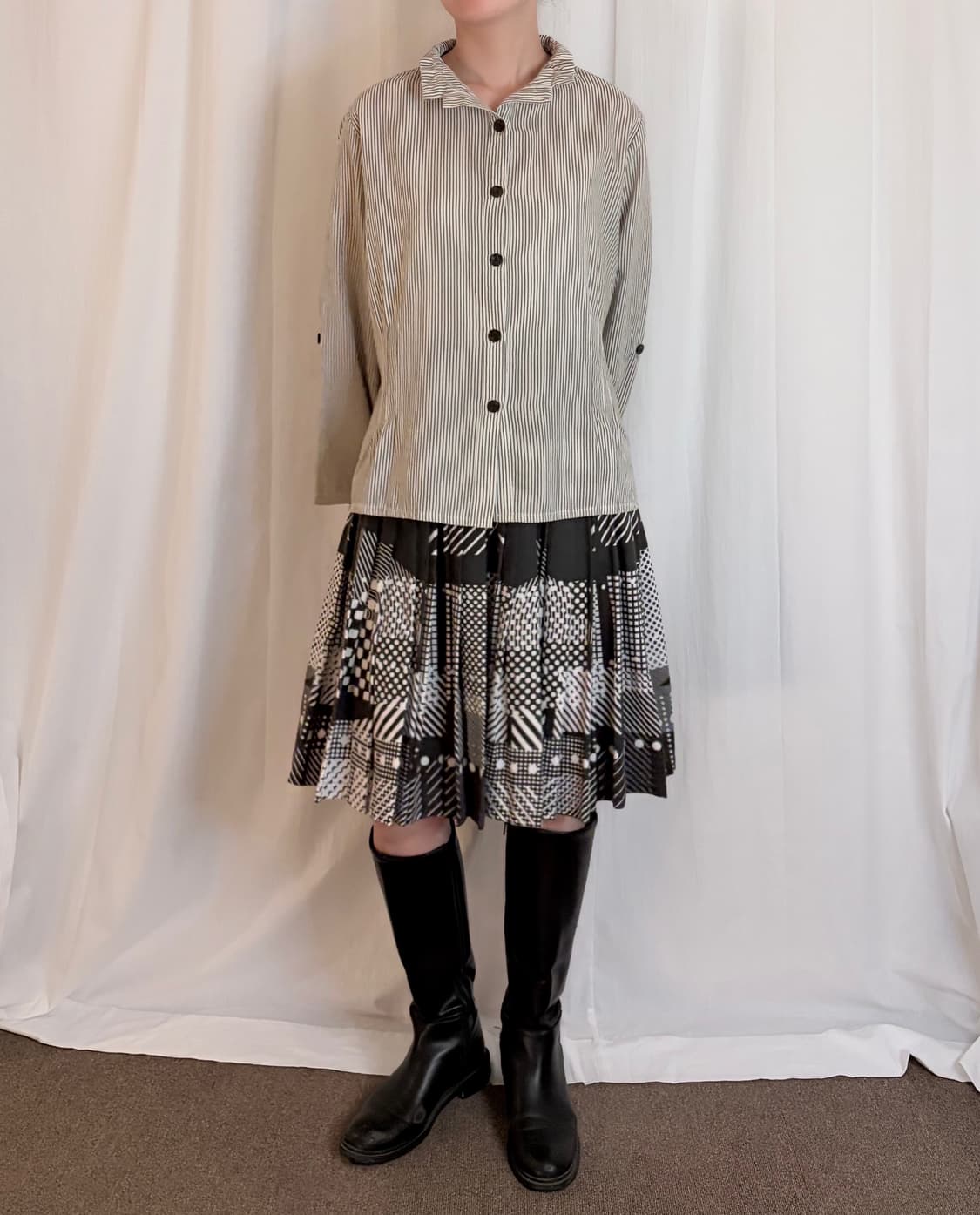 Ruffled Wire Neck Stripe Blouse – Grey 상품이미지2