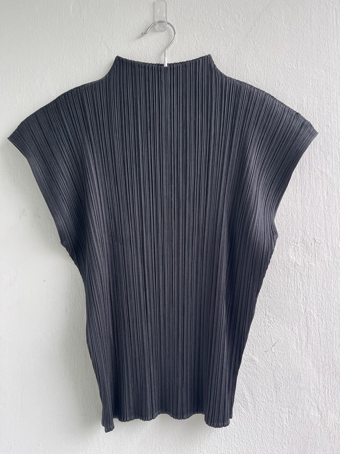 플리츠플리즈 상의 상품이미지1