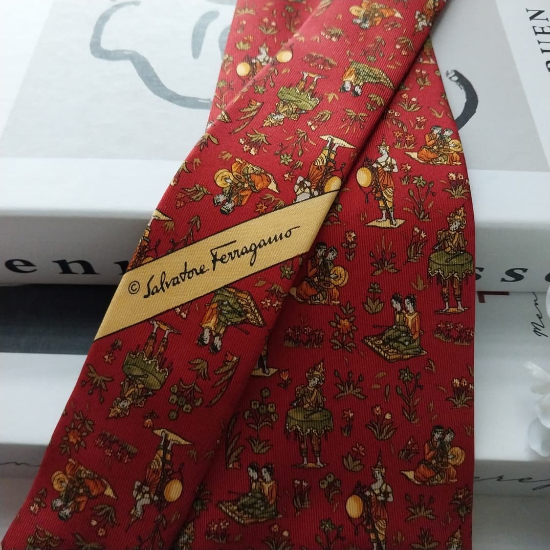 페라가모 실크 레드 오리엔탈 모티브 넥타이 9.6cm A+등급 K1479 상품이미지2