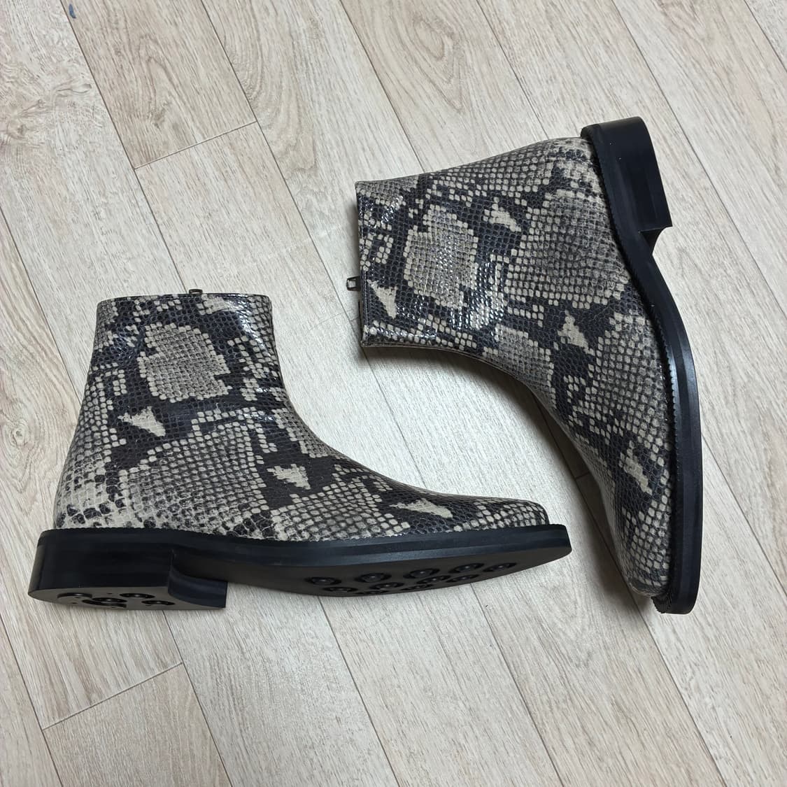 [새상품] 피렌체아뜨리에 PHYTHON 스퀘어토 앵클부츠 9410-ZP  상품이미지10