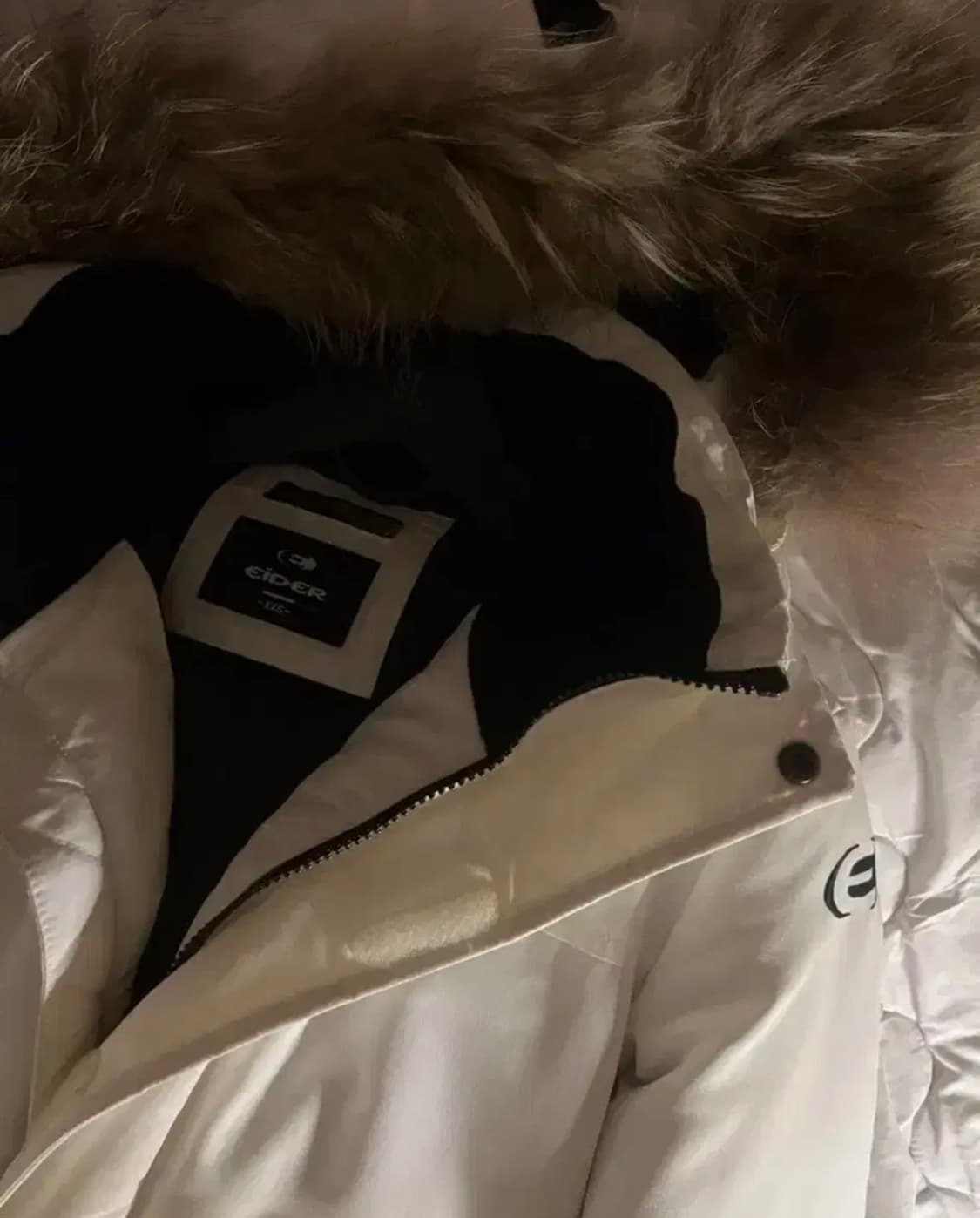 아이더 흰색 패딩 점퍼 여성 상품이미지2