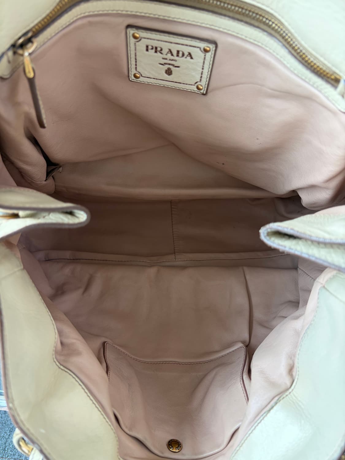 프라다 비텔로 샤인 체인 토트백 상품이미지7