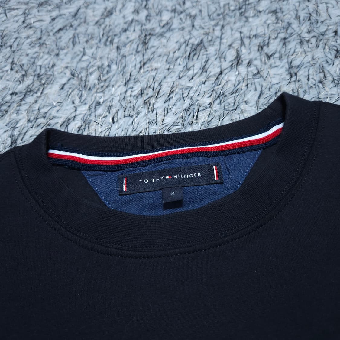 타미힐피거) M 남자 블랙 맨투맨티셔츠 / 왕눈이샵 상품이미지8