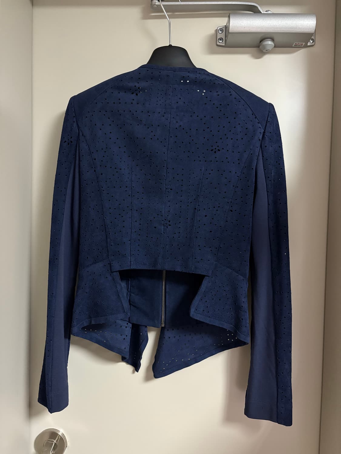 펀칭 디테일 러플 자켓 상품이미지2