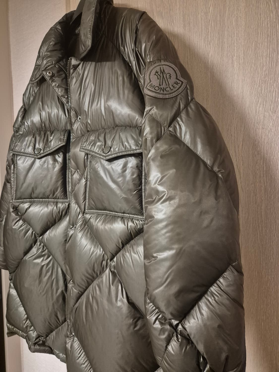 21fw 몽클레어 다이아몬드 퀼팅 패딩 5 몽클레어 패딩 상품이미지2