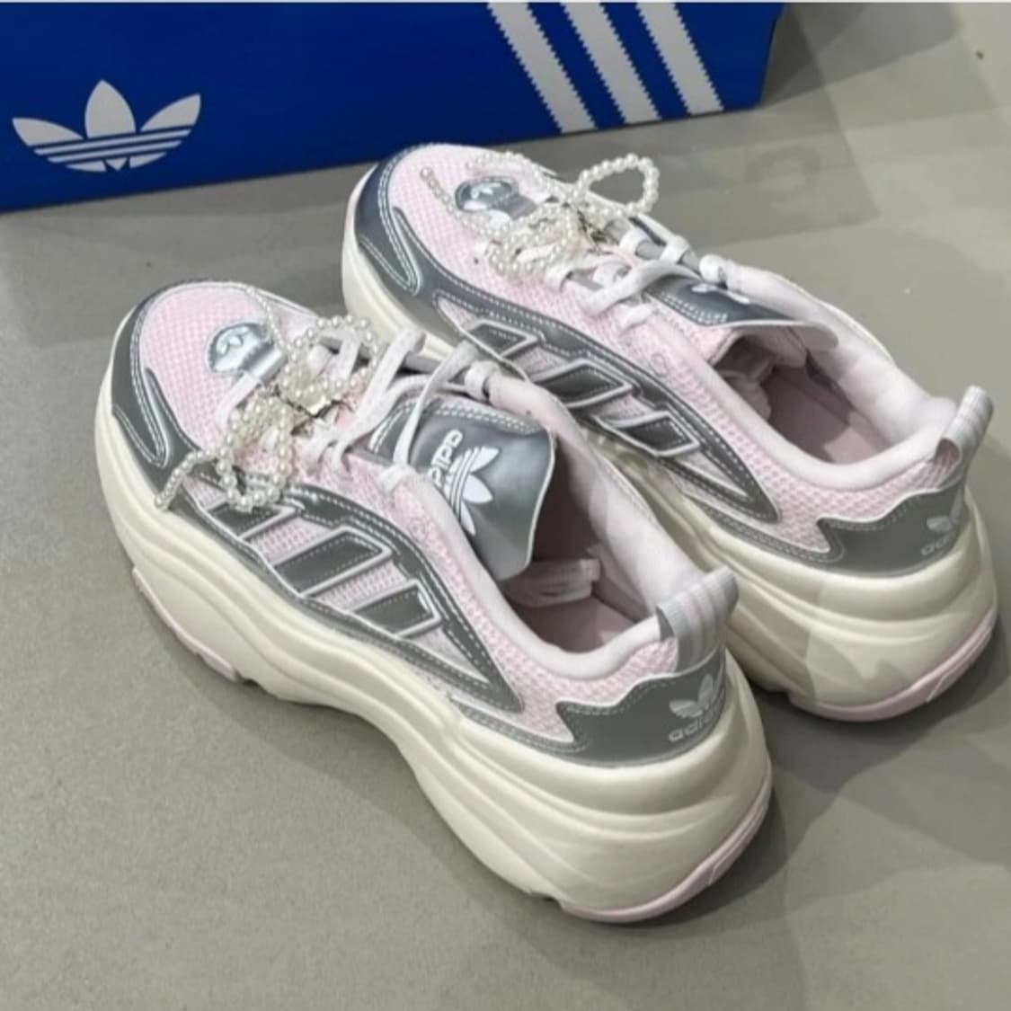 아디다스 오즈가이아 핑크 우먼스 JS1660 상품이미지1