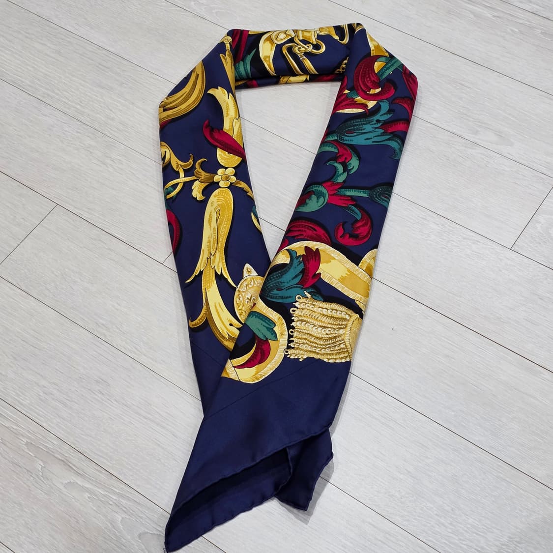 에르메스 까레90 네이비블루 르모르스 아라 콘네타블 상품이미지2