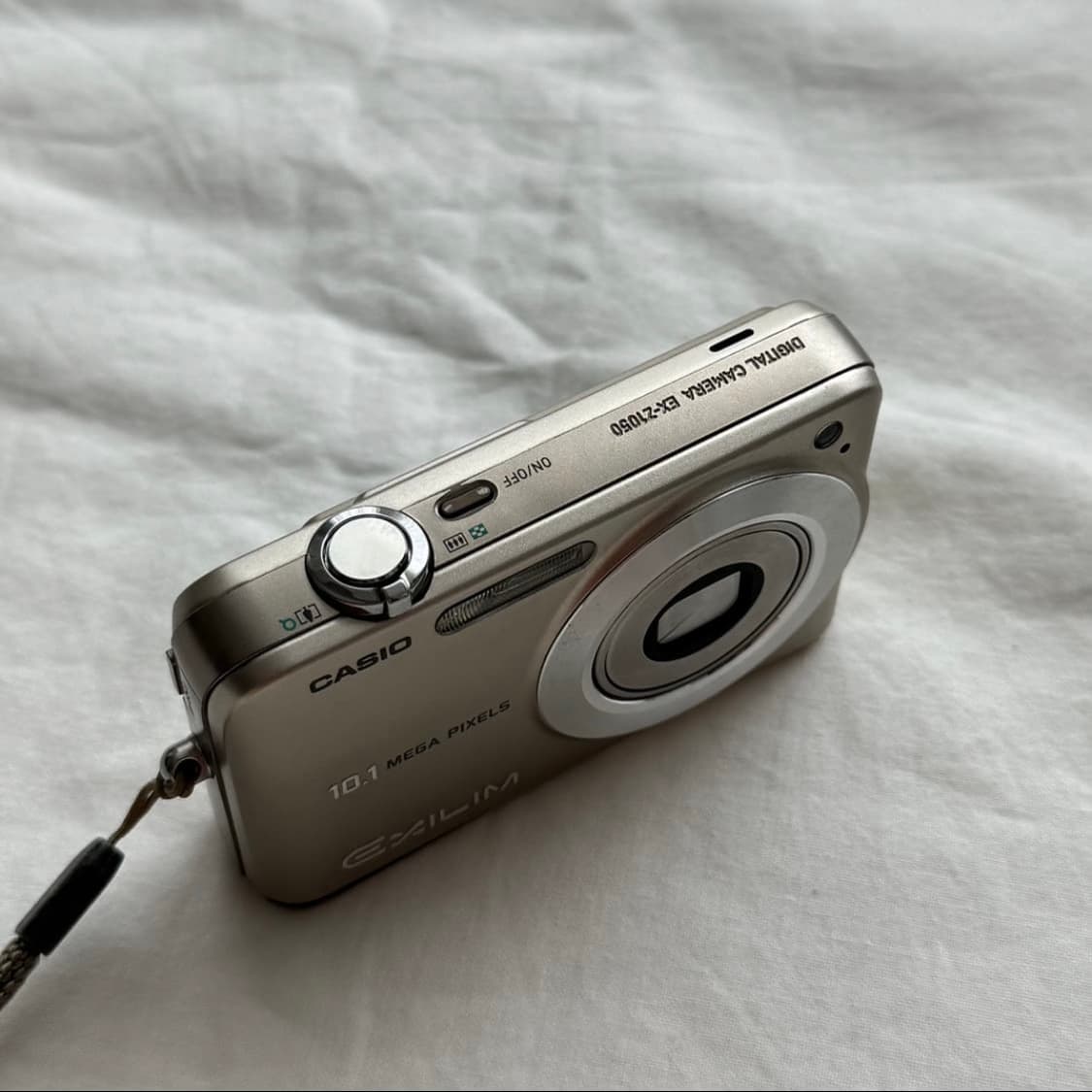 카시오 엑슬림 Casio EX-Z1050 골드 디지털 카메라 (은채디카) 상품이미지2