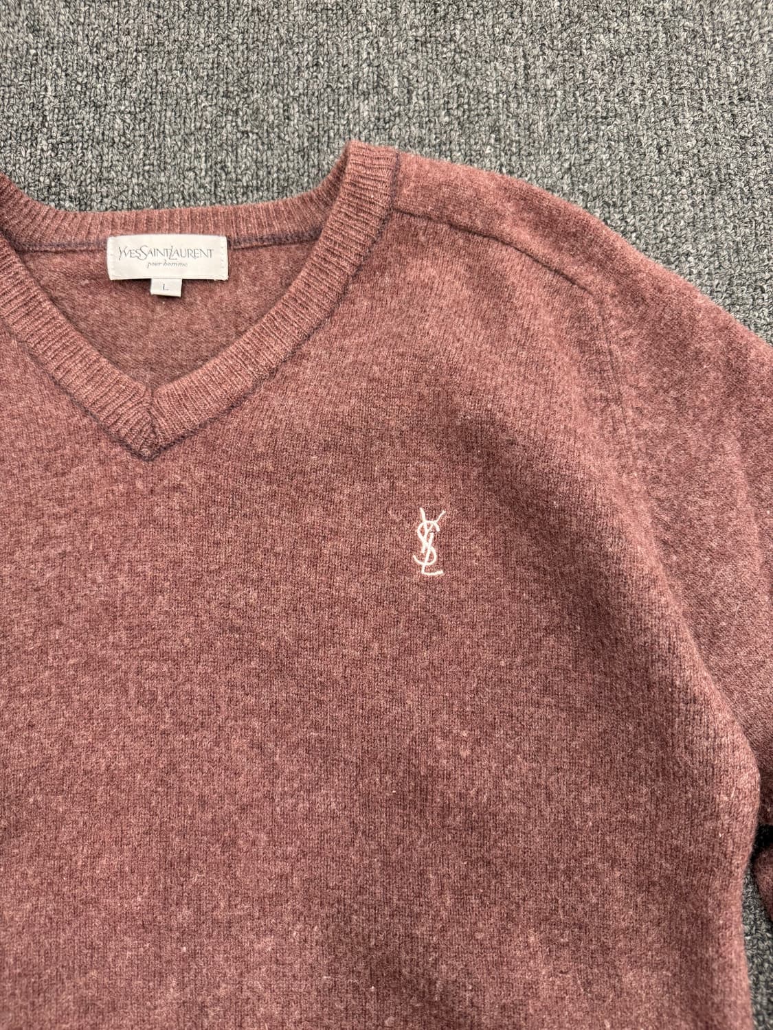 L)입생로랑 빈티지 브이넥 니트 상품이미지2