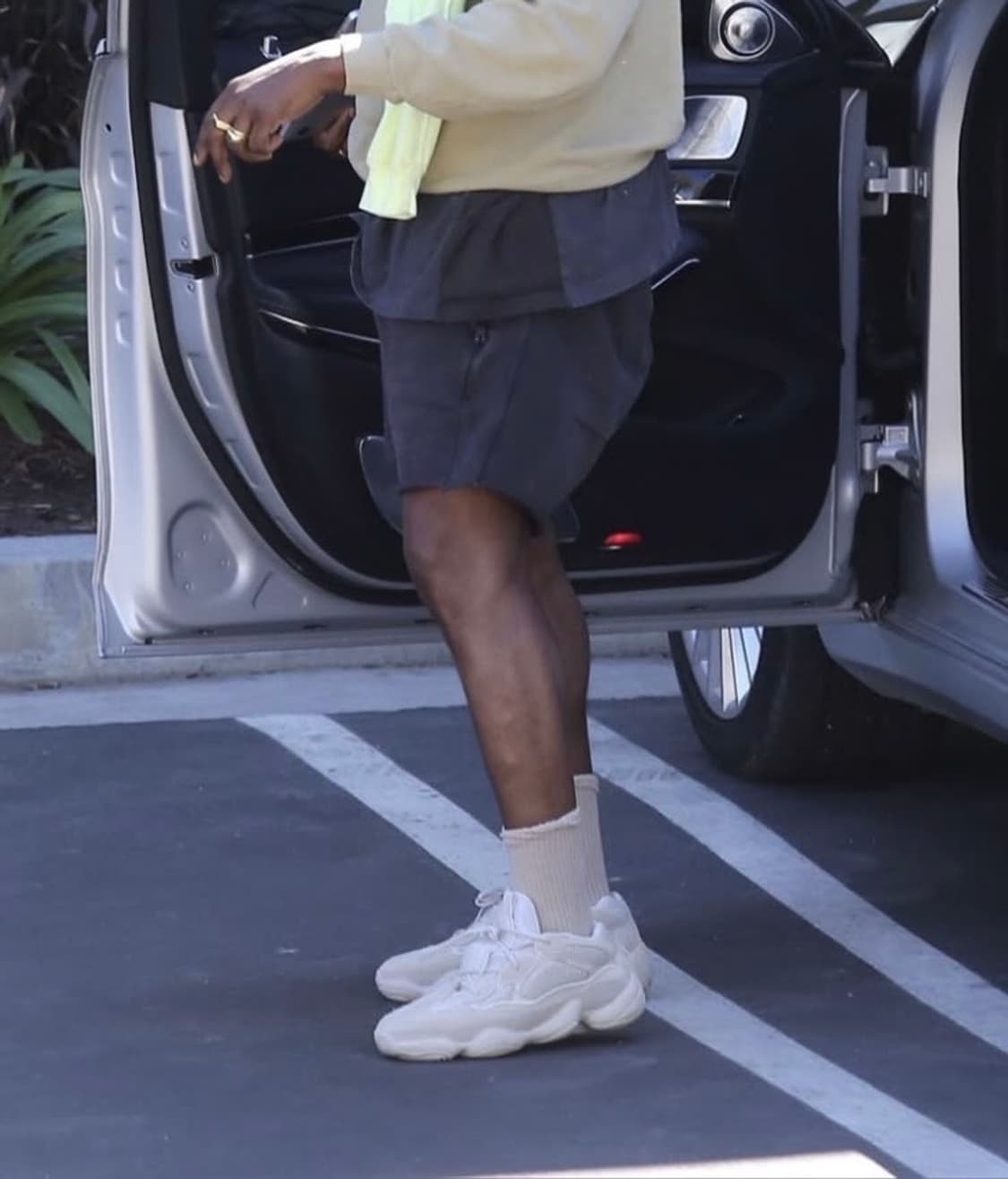 아디다스 이지 500 본 화이트 상품이미지1