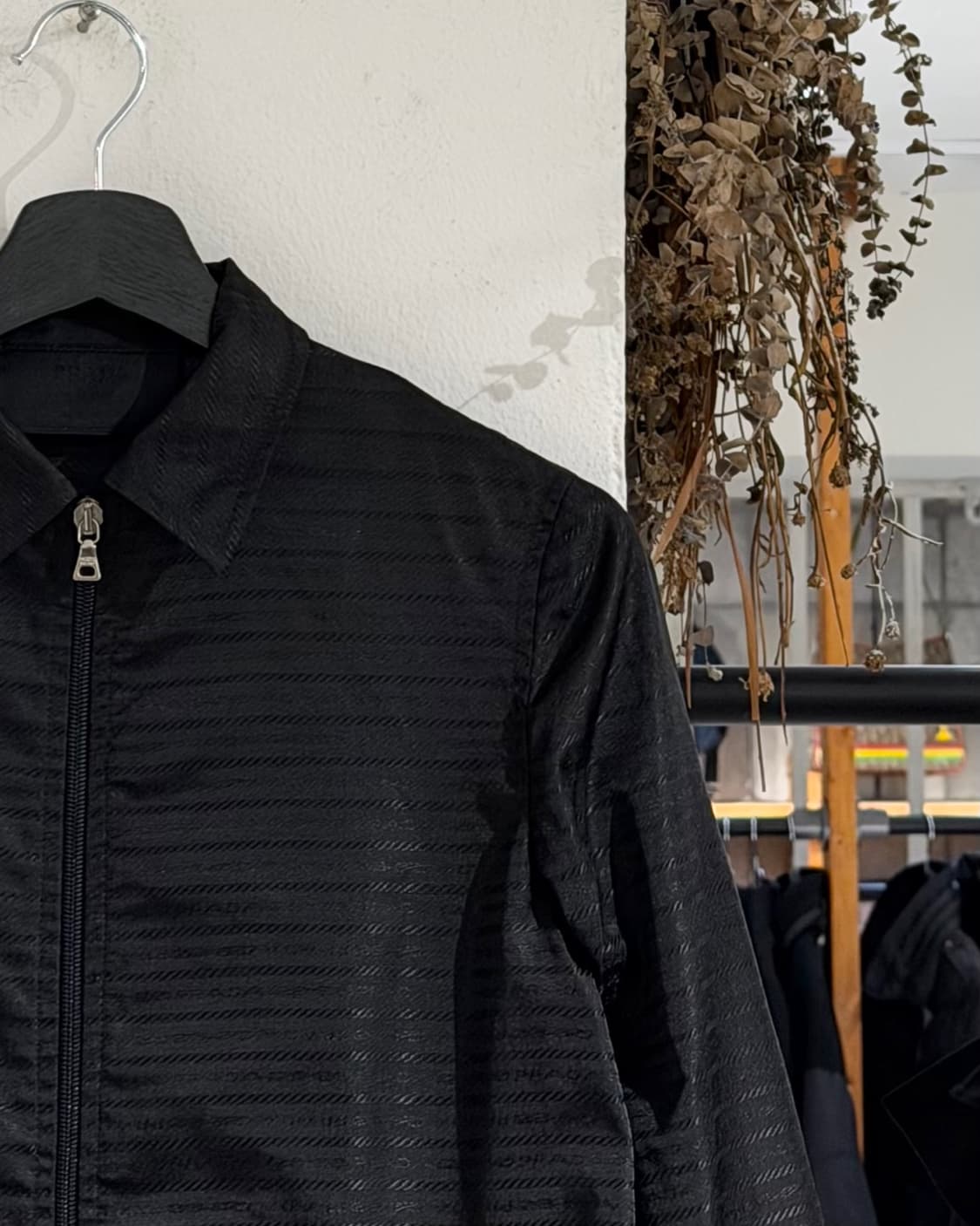 프라다 블랙 로고 패턴 나일론 집업 자켓 상품이미지3