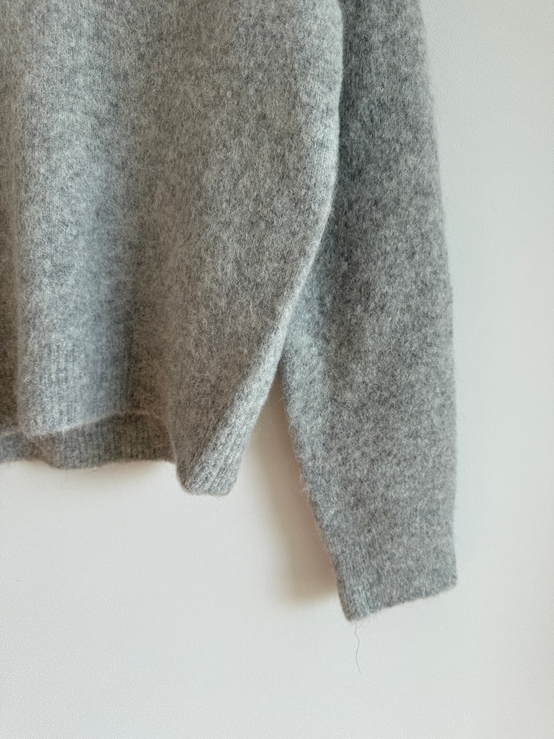 Pre owned 알파카 브이넥 니트 상품이미지3