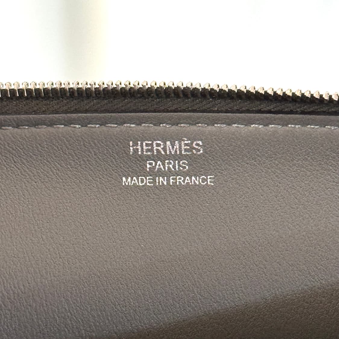 [새상품급] 에르메스 지펭고 GM 토일리트리 스탠딩 클러치 그리메이어 상품이미지9