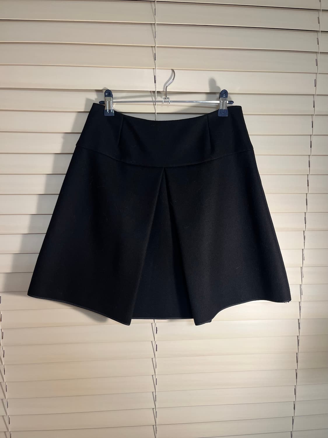미우미우 블랙 미디 스커트 상품이미지2