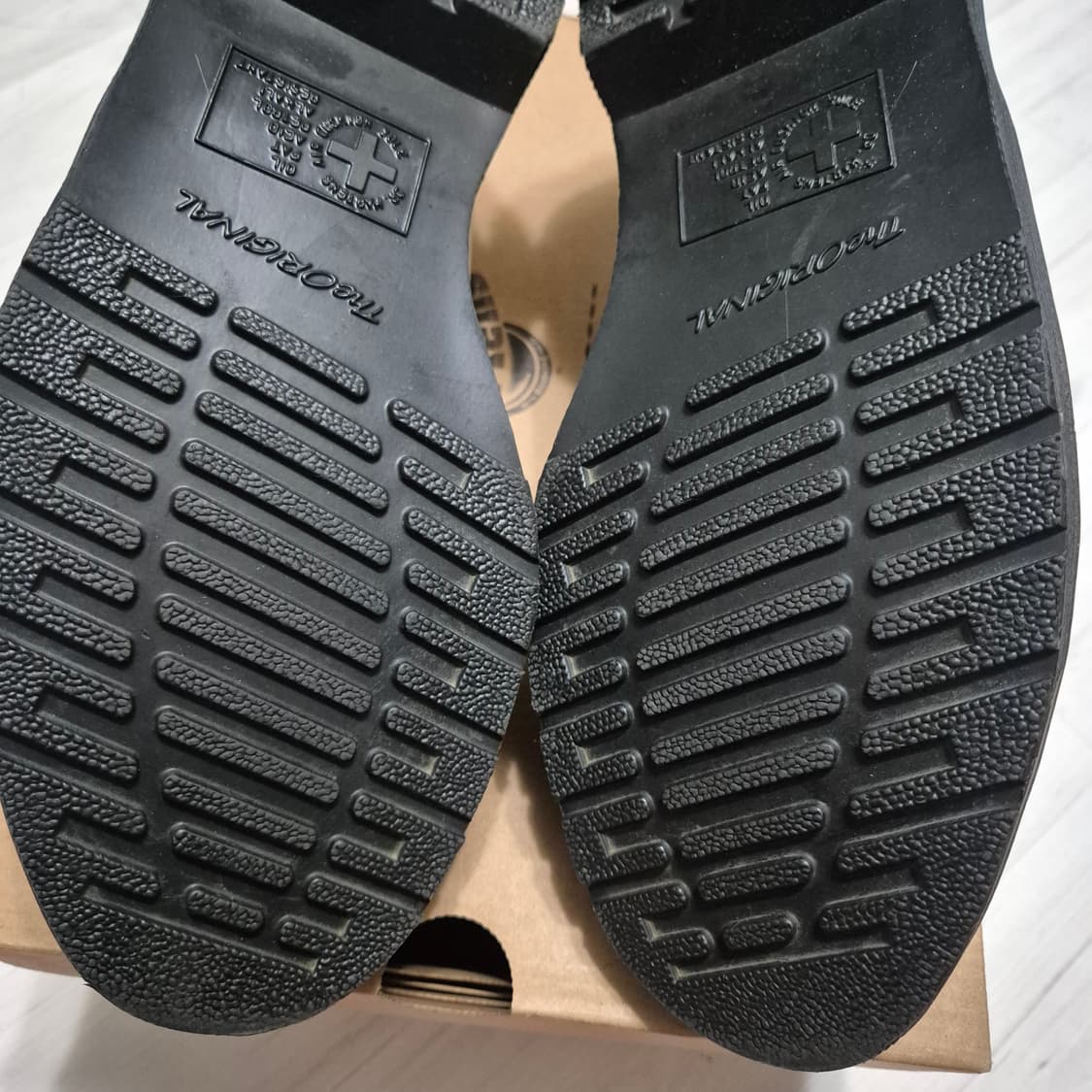 닥터마틴 슈프림 스파이더웹 us8 상품이미지8