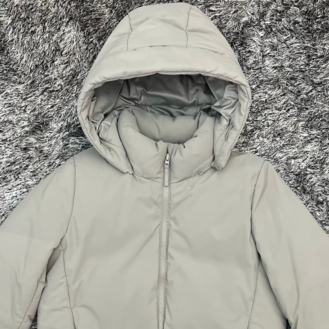 유니클로 여성 다운 숏 패딩 (M) 상품이미지2