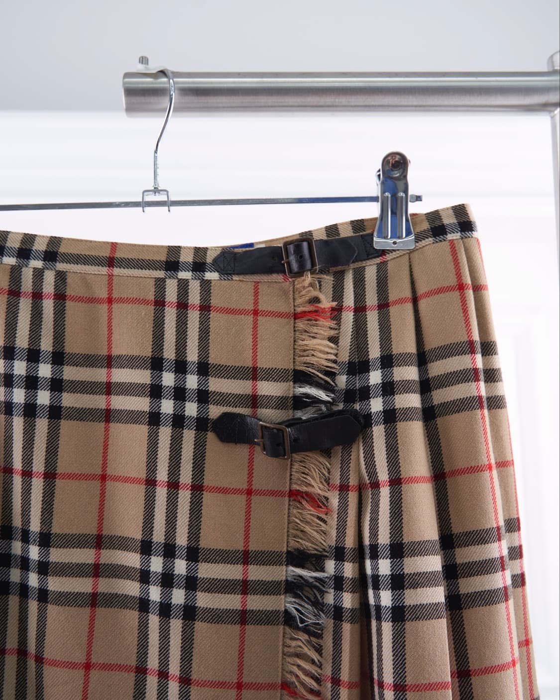 Burberry 블루라벨 노바체크 버클 스트랩 랩 스커트 상품이미지3