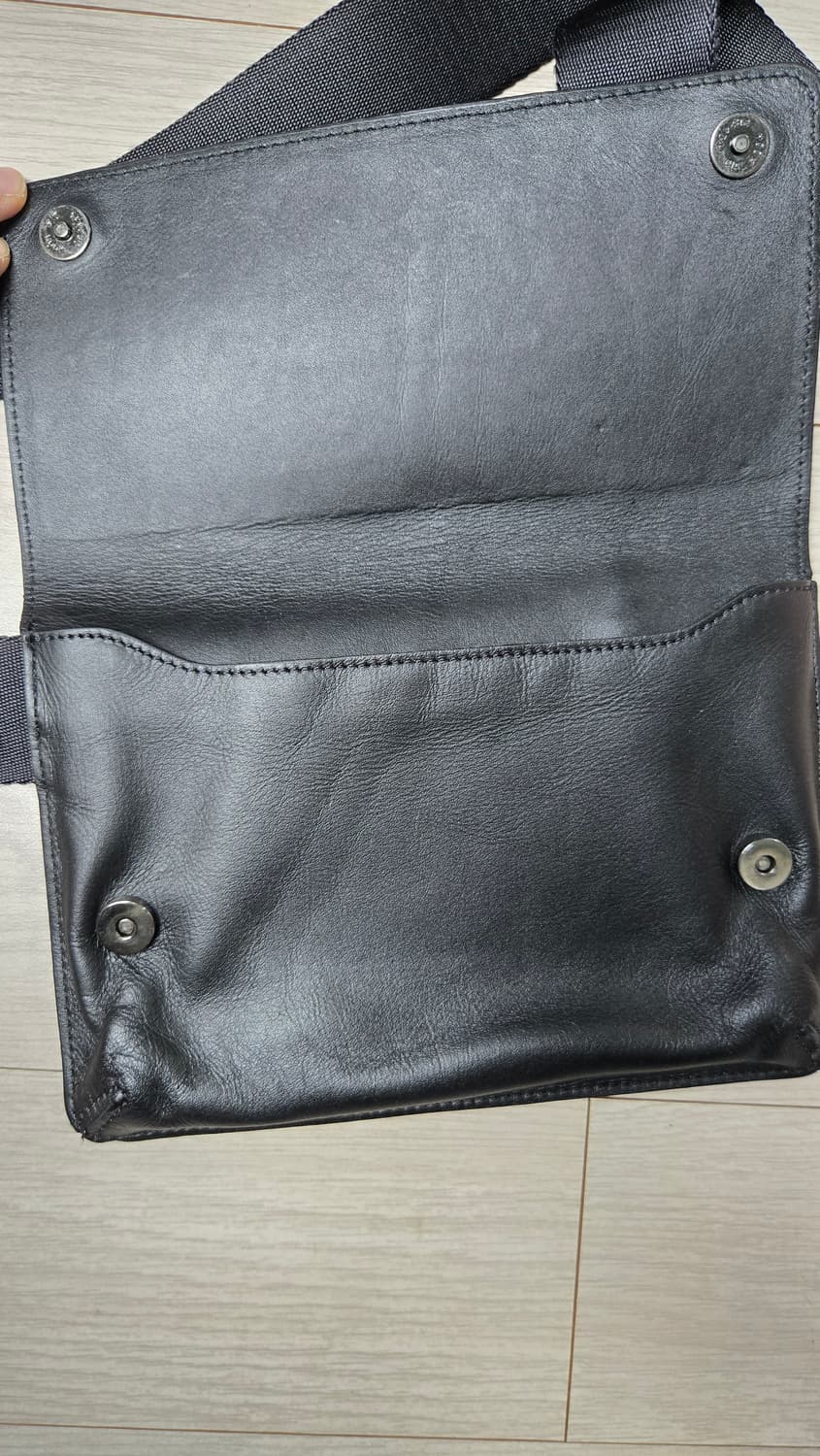 MIM밈더워드로브 레더 홀스터백 상품이미지2