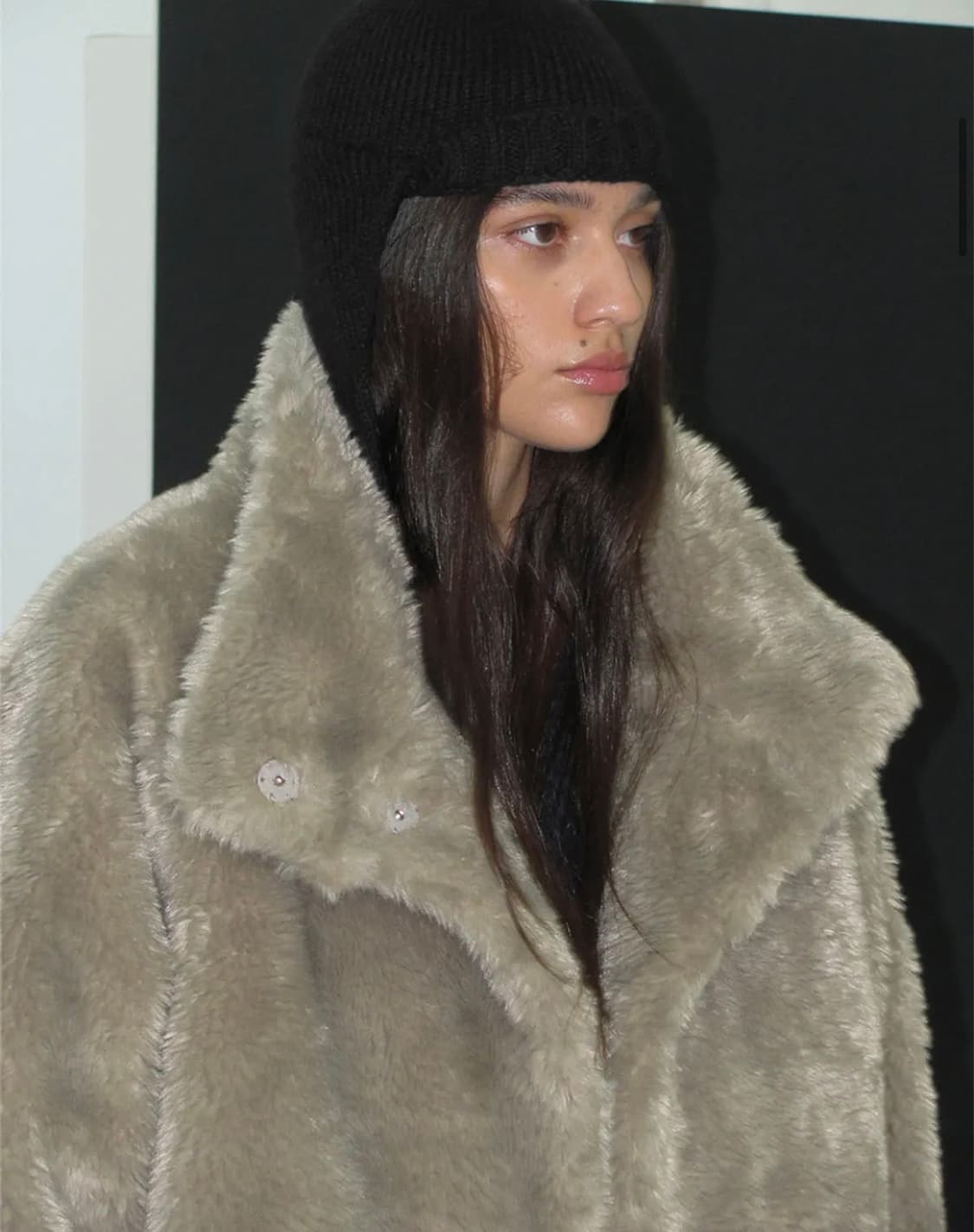 파르티멘토 코쿤 하이넥 퍼 자켓(더스티 베이지) 상품이미지4