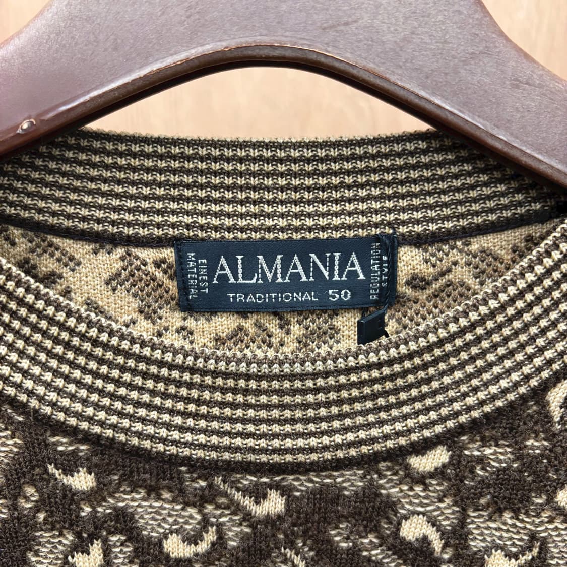 알마니아 울 혼방 긴팔 니트 자카드 패턴 리브 디테일 베이지 브라운 상품이미지6