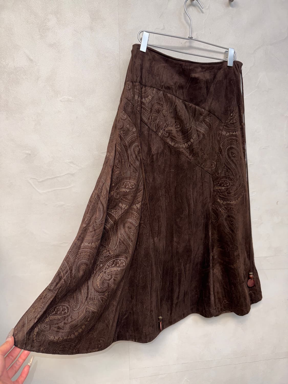Dark brown oriental paisley suede skirt 상품이미지2