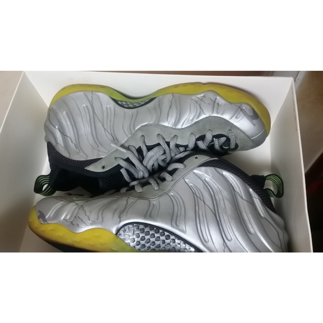 나이키 에어 폼포짓 원 실버 카모 275 상품이미지4