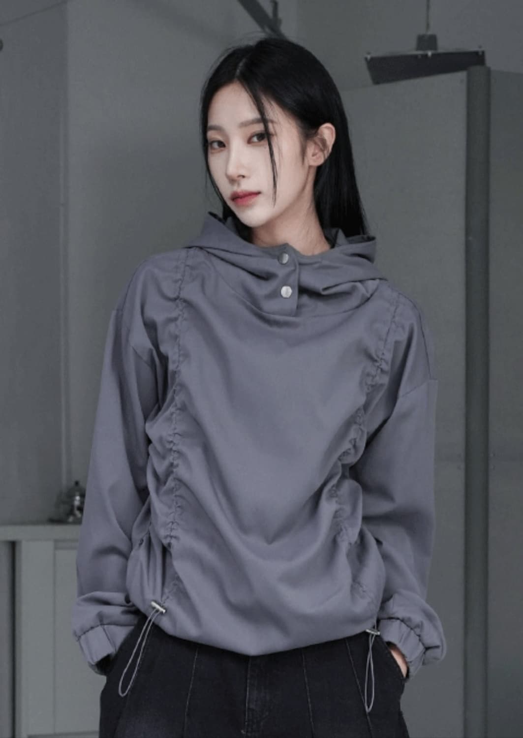 마젠타 스튜디오 벨로 셔링 버튼 챠콜 아노락 Free size 상품이미지3