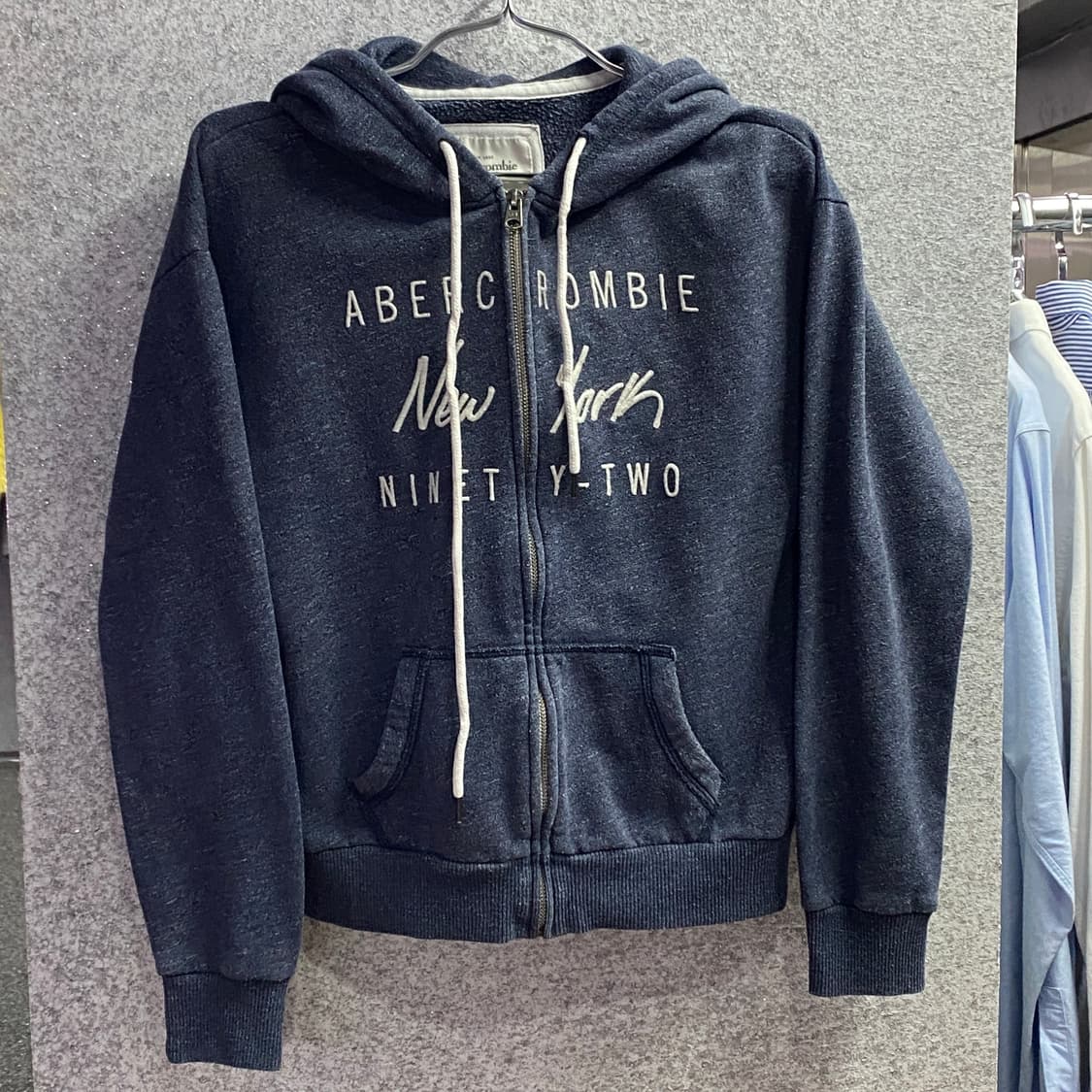 아베크롬비 빅로고 네이비 후드 집업 B3130 상품이미지2