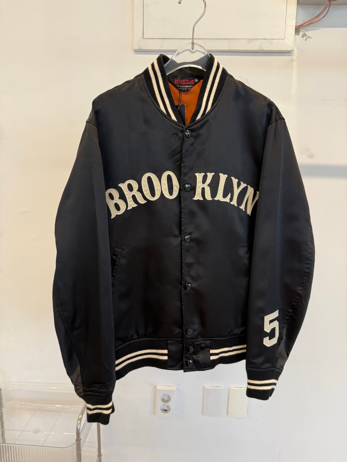 Whitesville Black Baseball Jacket 상품이미지1