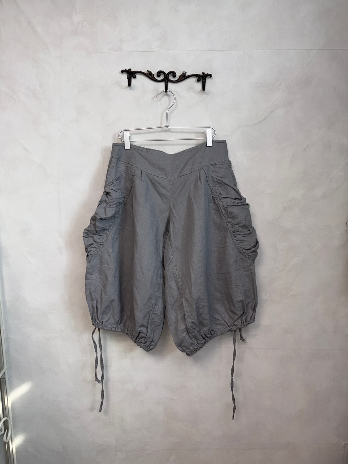 Gray shirring pocket balloon bermuda 상품이미지1