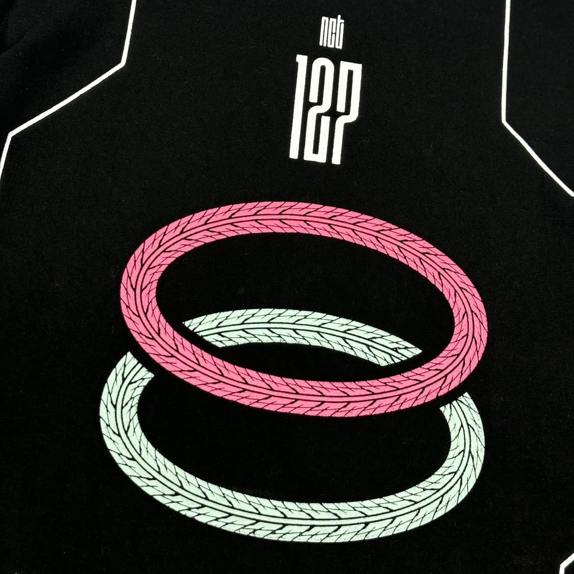 피치스 x NCT 굿즈 블랙 롱 슬리브 맨투맨 (L) 상품이미지3