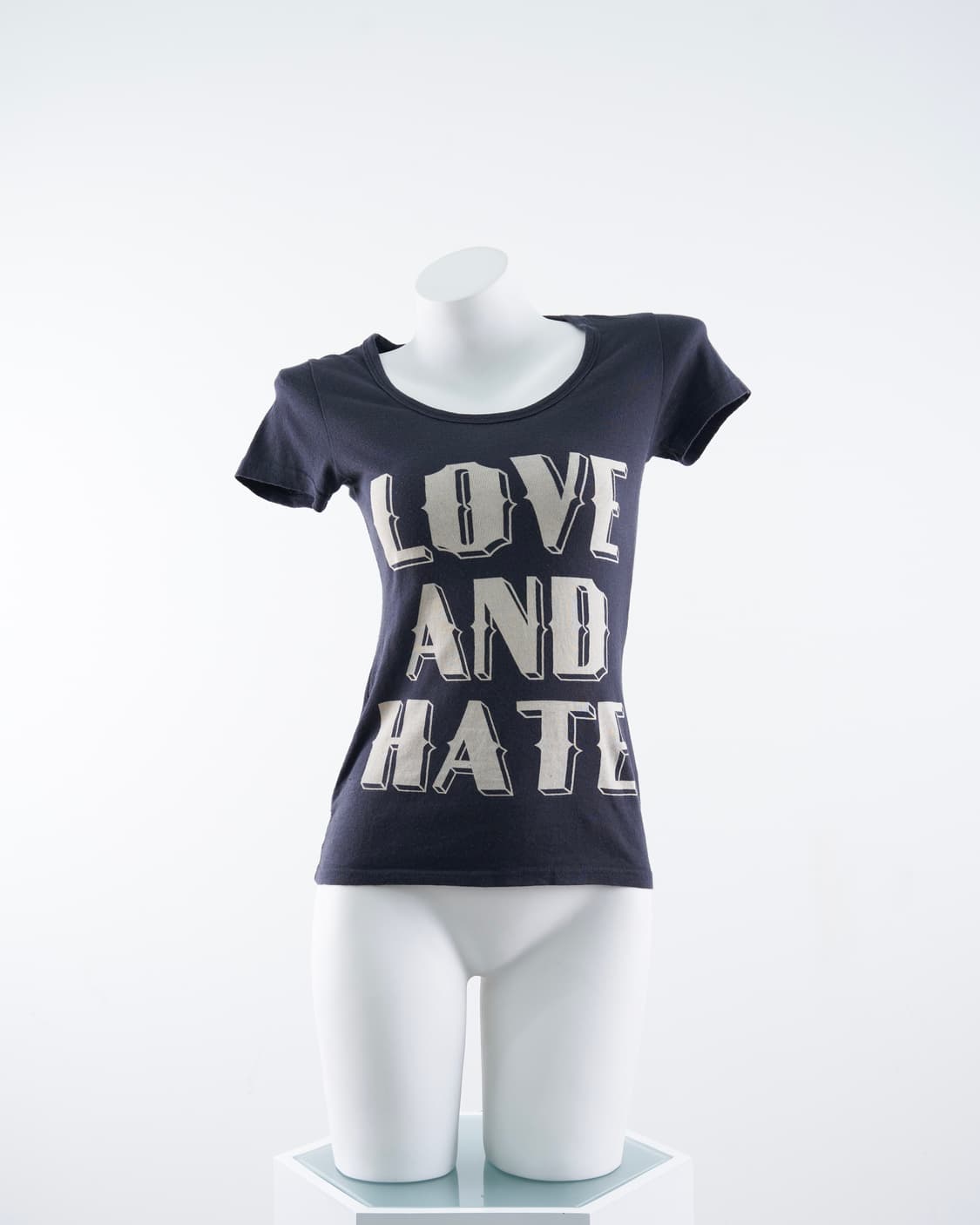 d.i.a Y2k 스컬 윙 백 프린팅 반팔 티셔츠 상품이미지1