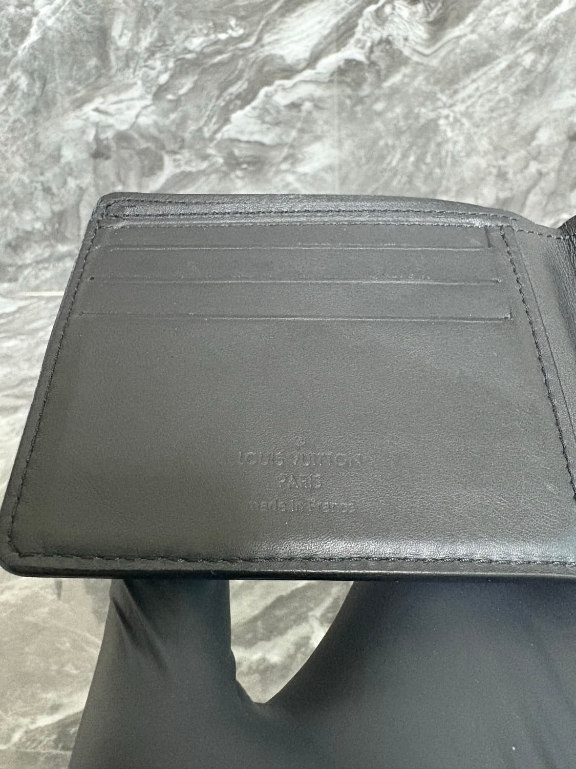 루이비통 에어로그램 반지갑 상품이미지4