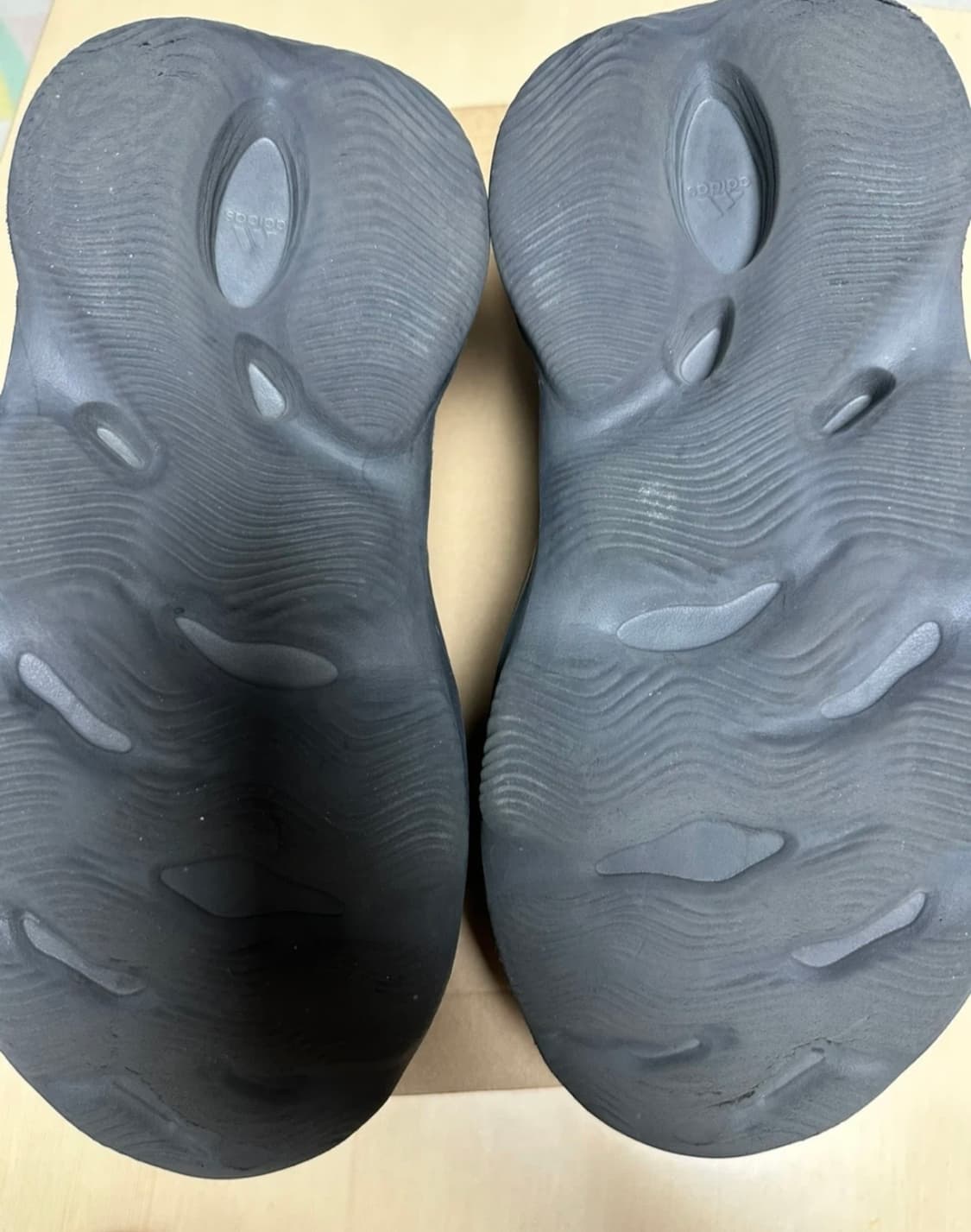 아디다스 이지 폼 러너 오닉스285 상품이미지5