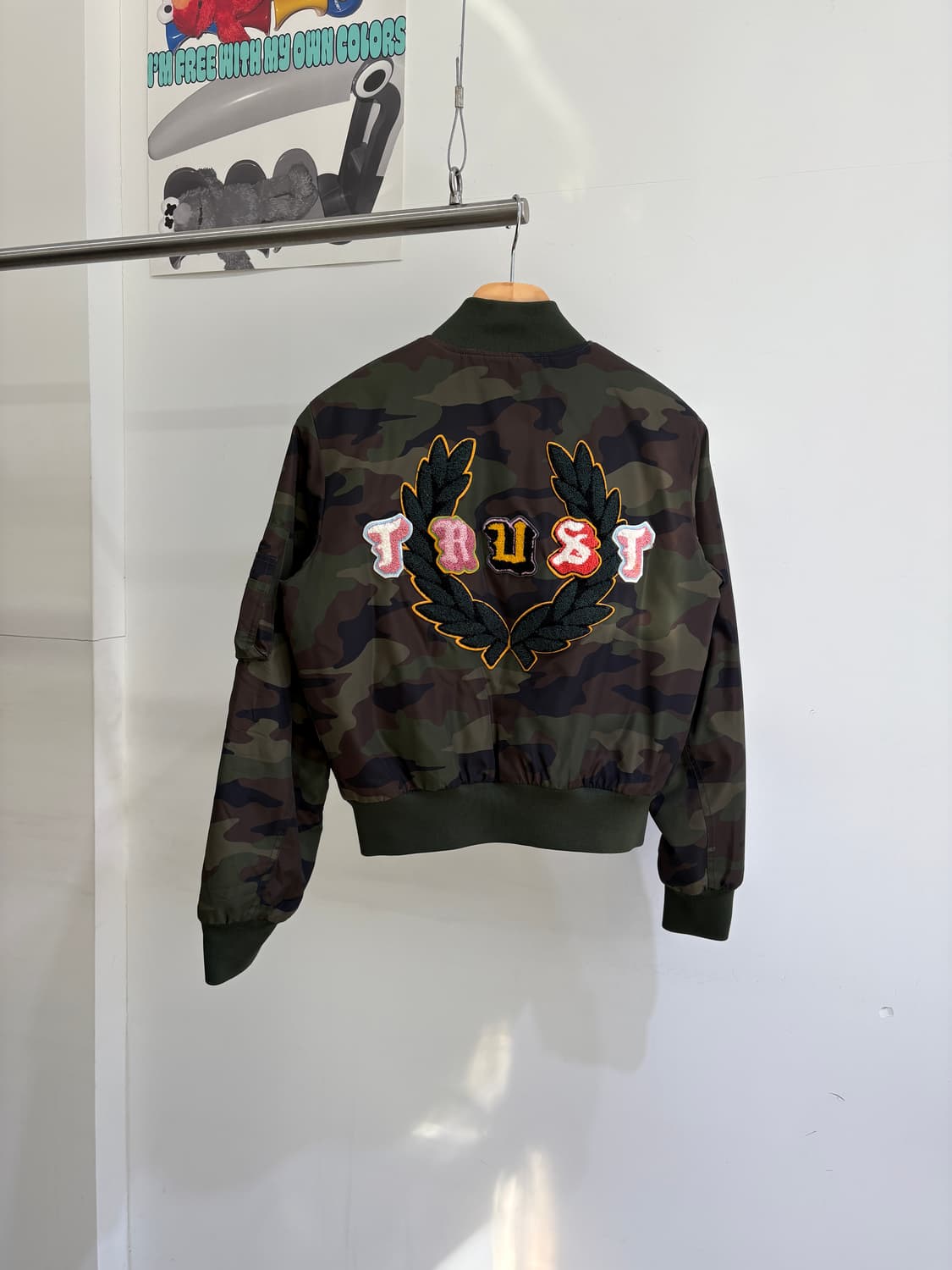 GUESS 항공점퍼 상품이미지5