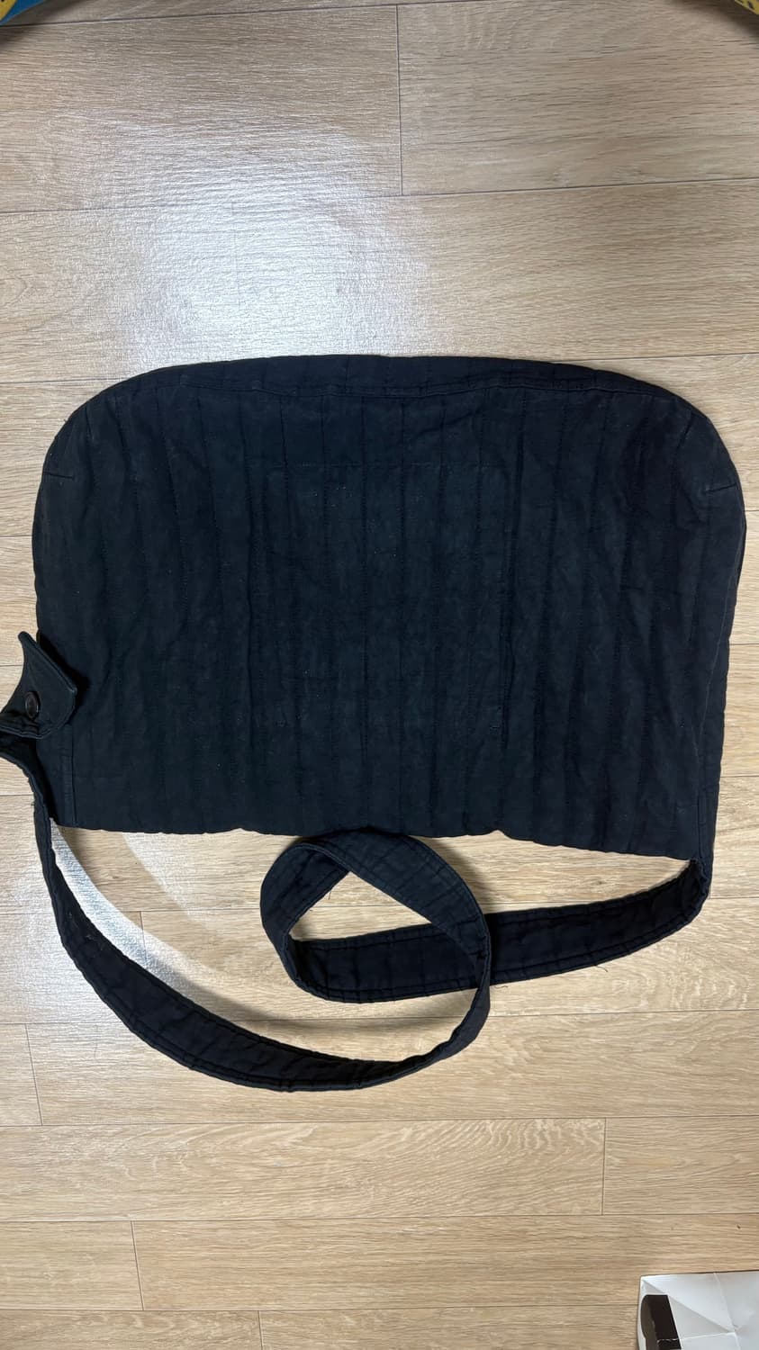 얀얀 반 애쉐 오 프로젝트 메신저백 상품이미지2