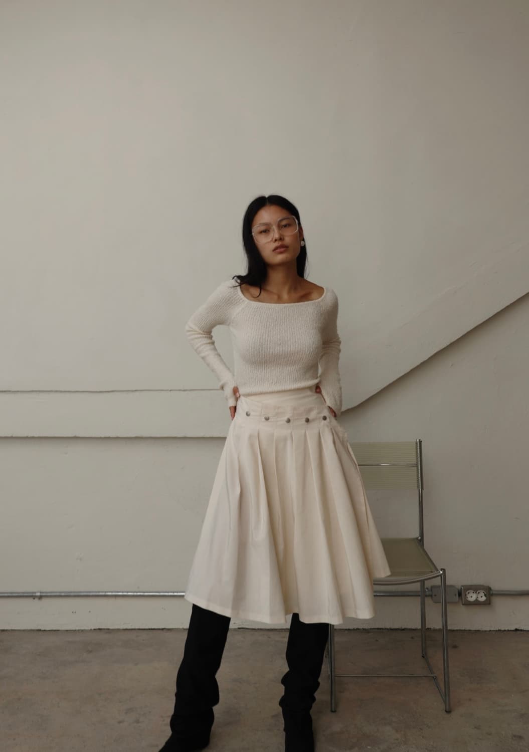 르콩 언발 플리츠 버튼 스커트 아이보리 상품이미지2