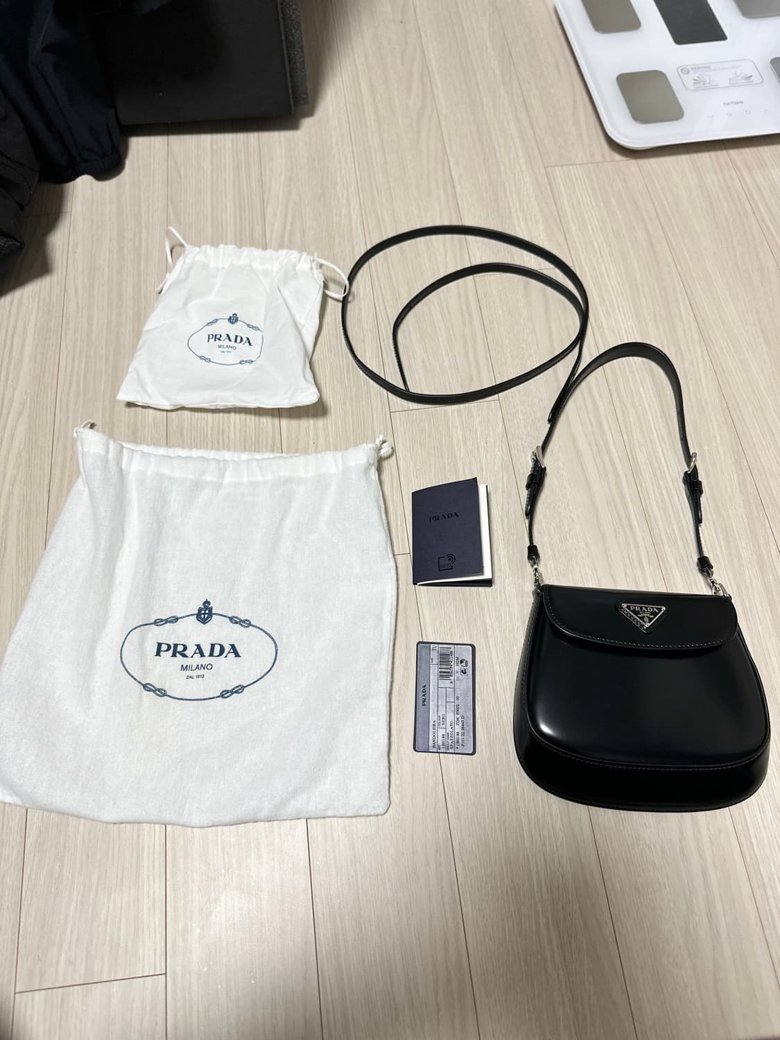 프라다 클레오 브러시드 레더 미니백 상품이미지3